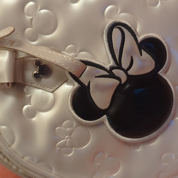 Disney Loungefly Mickey Loves Minnie White Embossed Purse - Picture 3 of 10